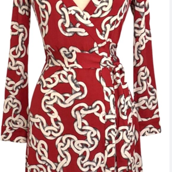 Diane Von Furstenberg Red and White Wrap Dress - Size 8 - Picture 2 of 7